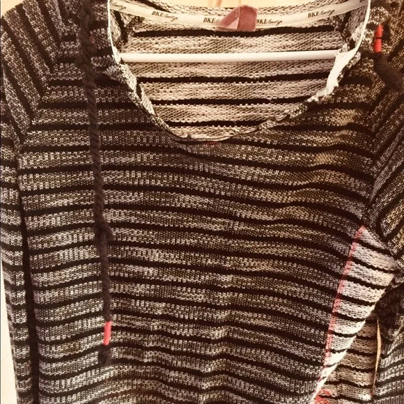 Top - Picture 1 of 4